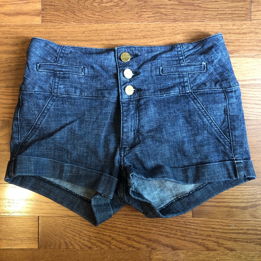 Refuge shorts